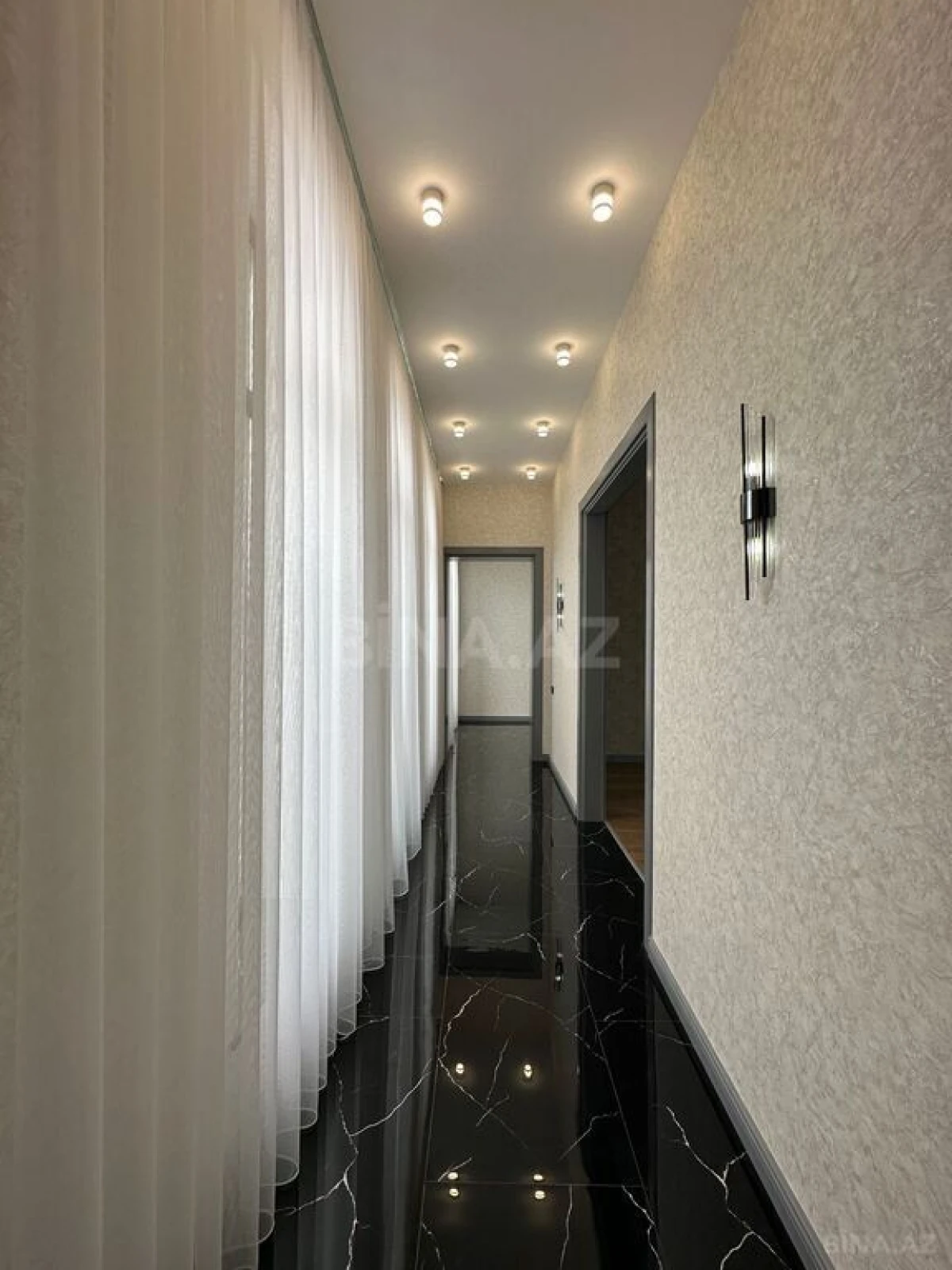 Satılır 5 otaqlı həyət evi 400 m²