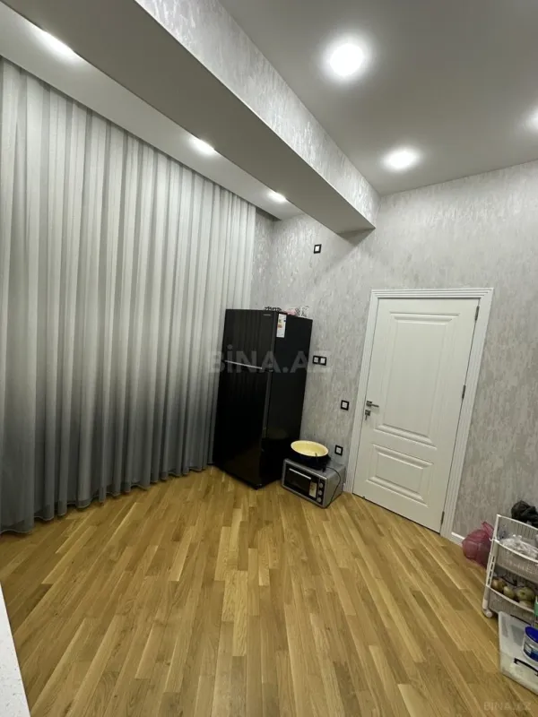 Satılır 2 otaqlı mənzil 68 m²