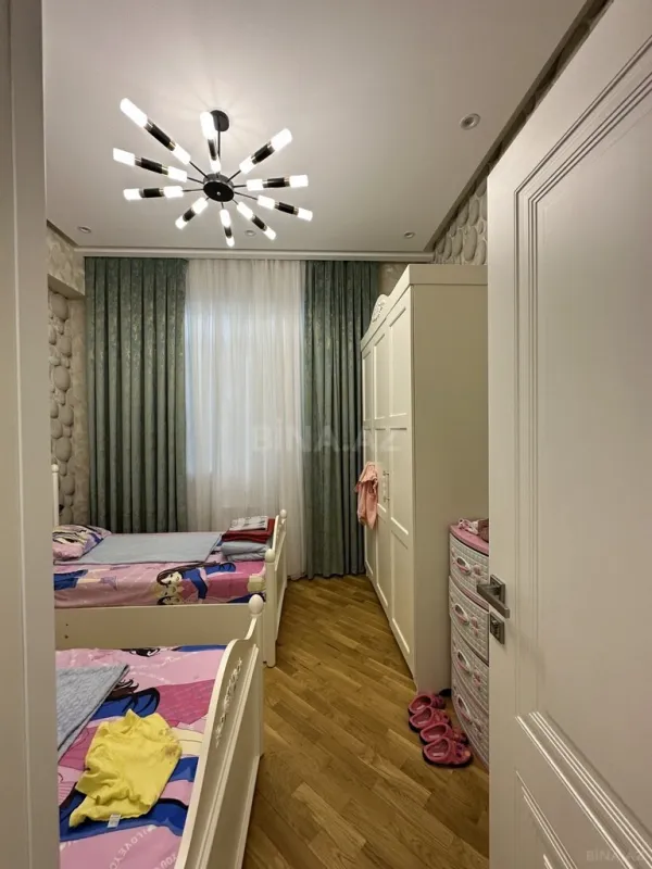 Satılır 2 otaqlı mənzil 68 m²