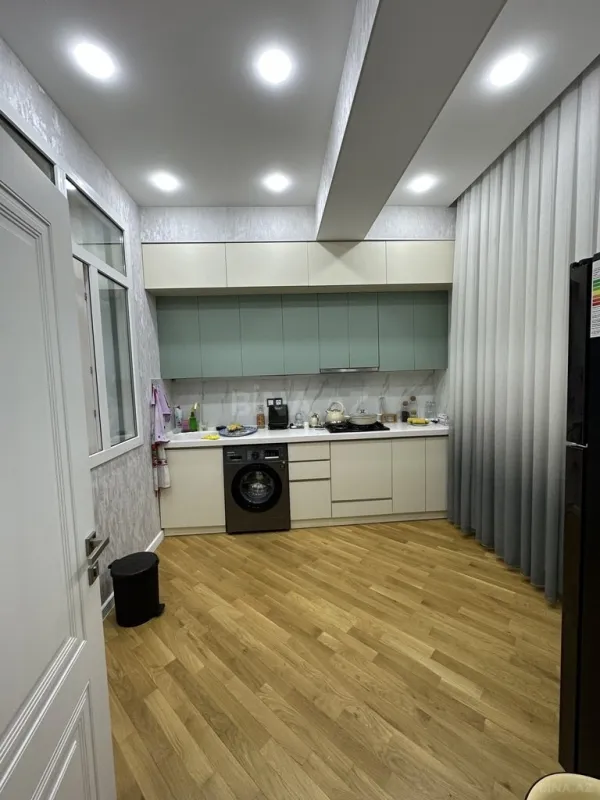 Satılır 2 otaqlı mənzil 68 m²