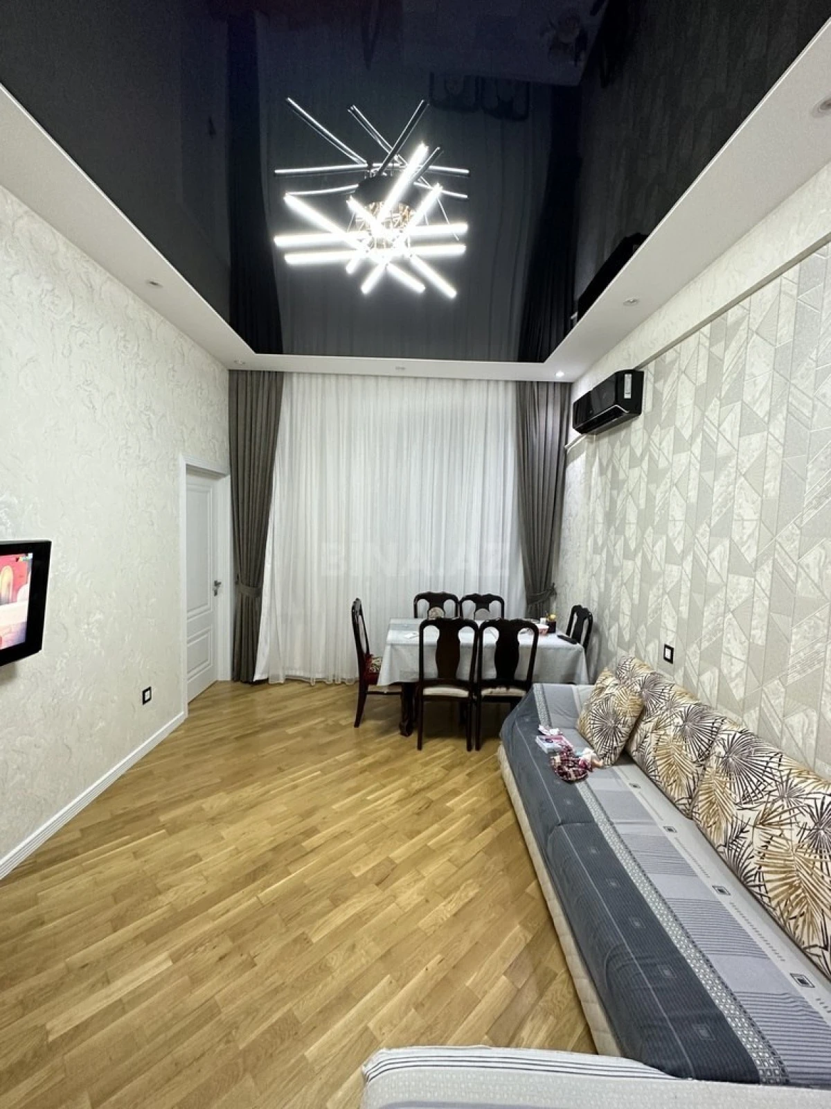 Satılır 2 otaqlı mənzil 68 m²