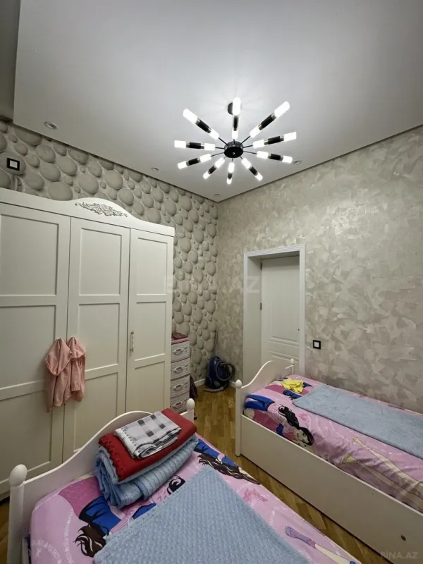 Satılır 2 otaqlı mənzil 68 m²