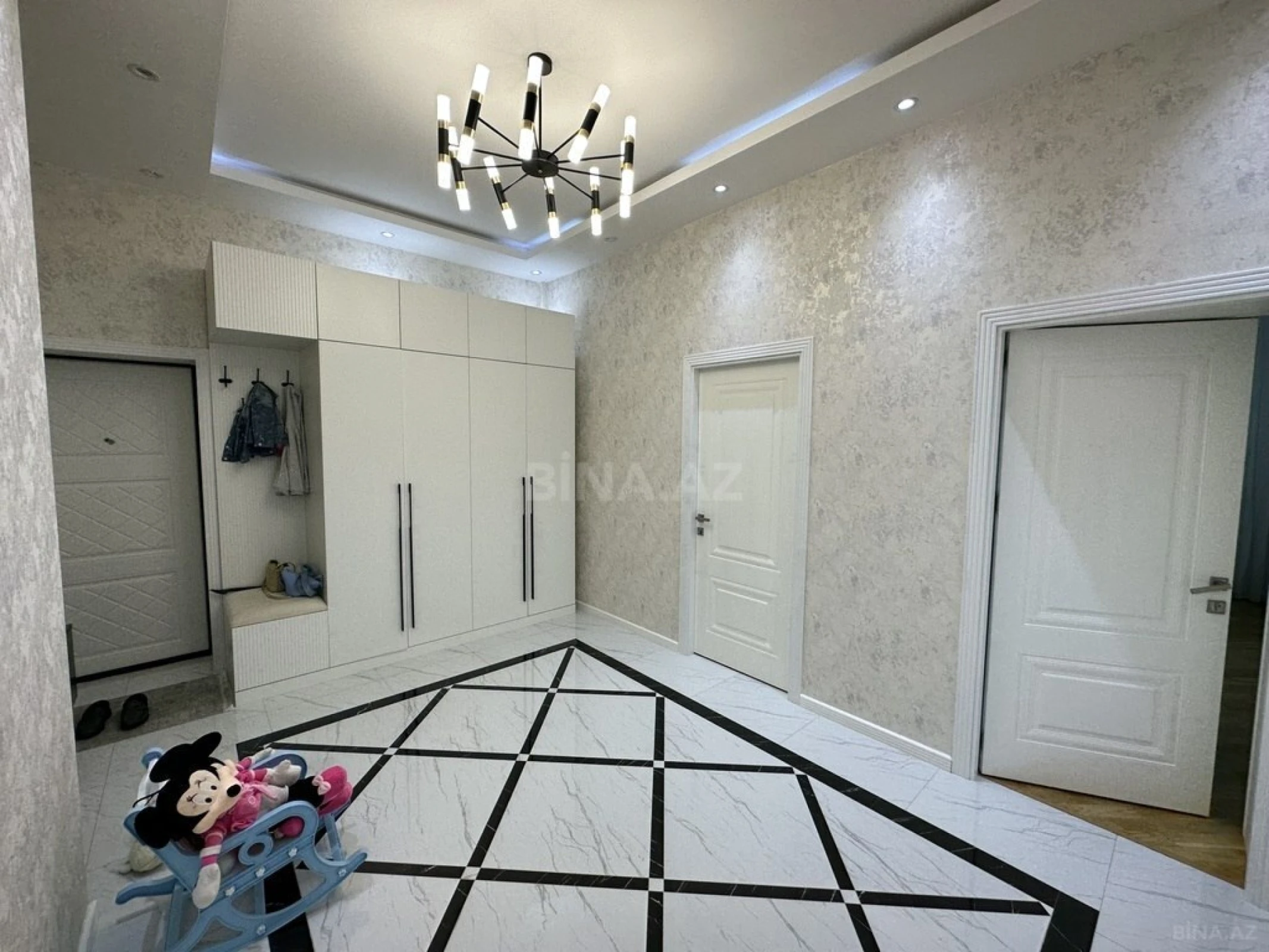 Satılır 2 otaqlı mənzil 68 m²