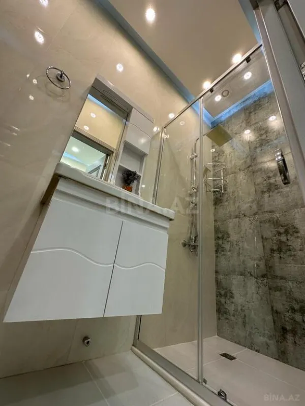 Kirayə verilir 2 otaqlı mənzil 72 m²