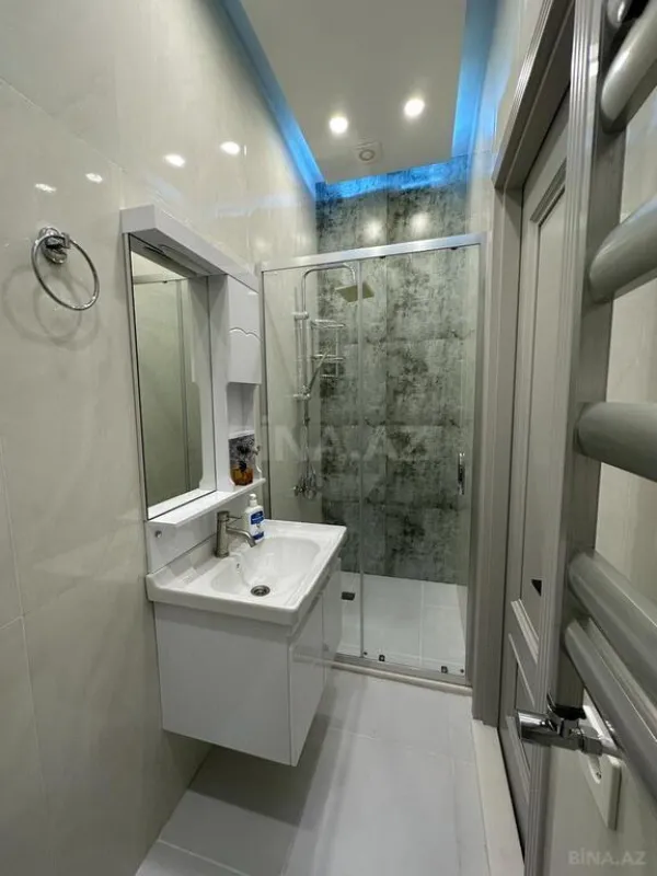 Kirayə verilir 2 otaqlı mənzil 72 m²