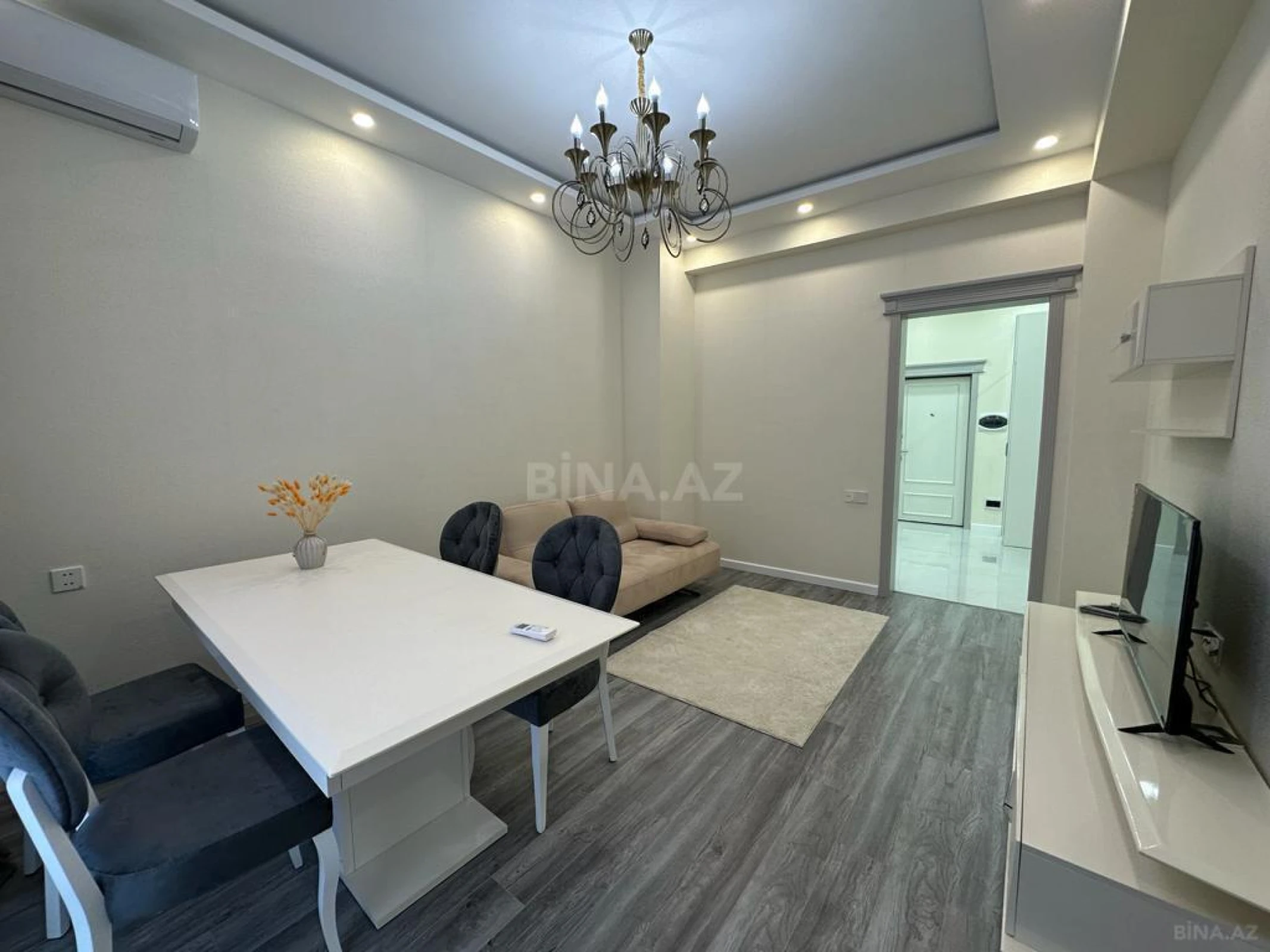 Kirayə verilir 2 otaqlı mənzil 72 m²