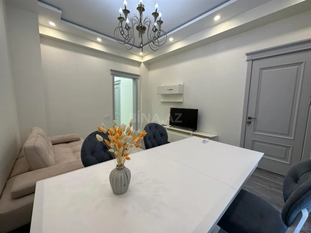 Kirayə verilir 2 otaqlı mənzil 72 m²