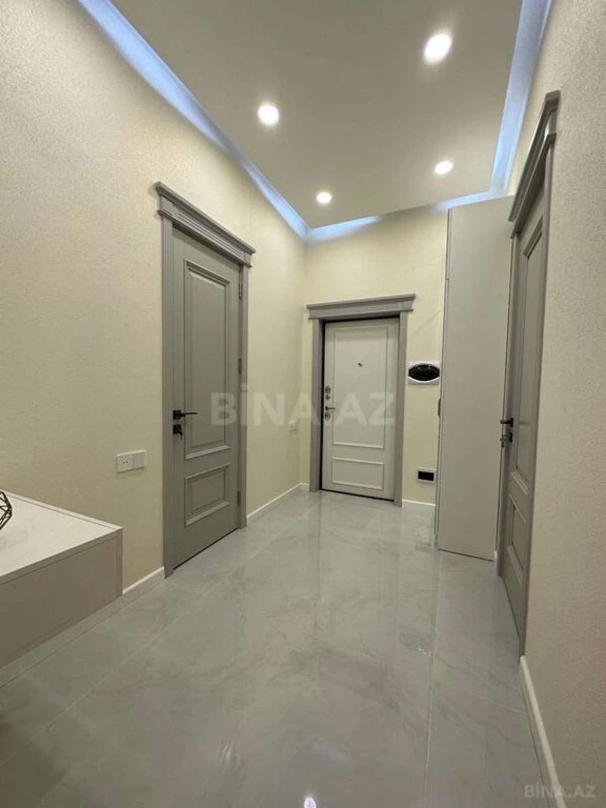 Kirayə verilir 2 otaqlı mənzil 72 m²