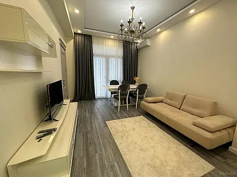 Kirayə verilir 2 otaqlı mənzil 72 m²