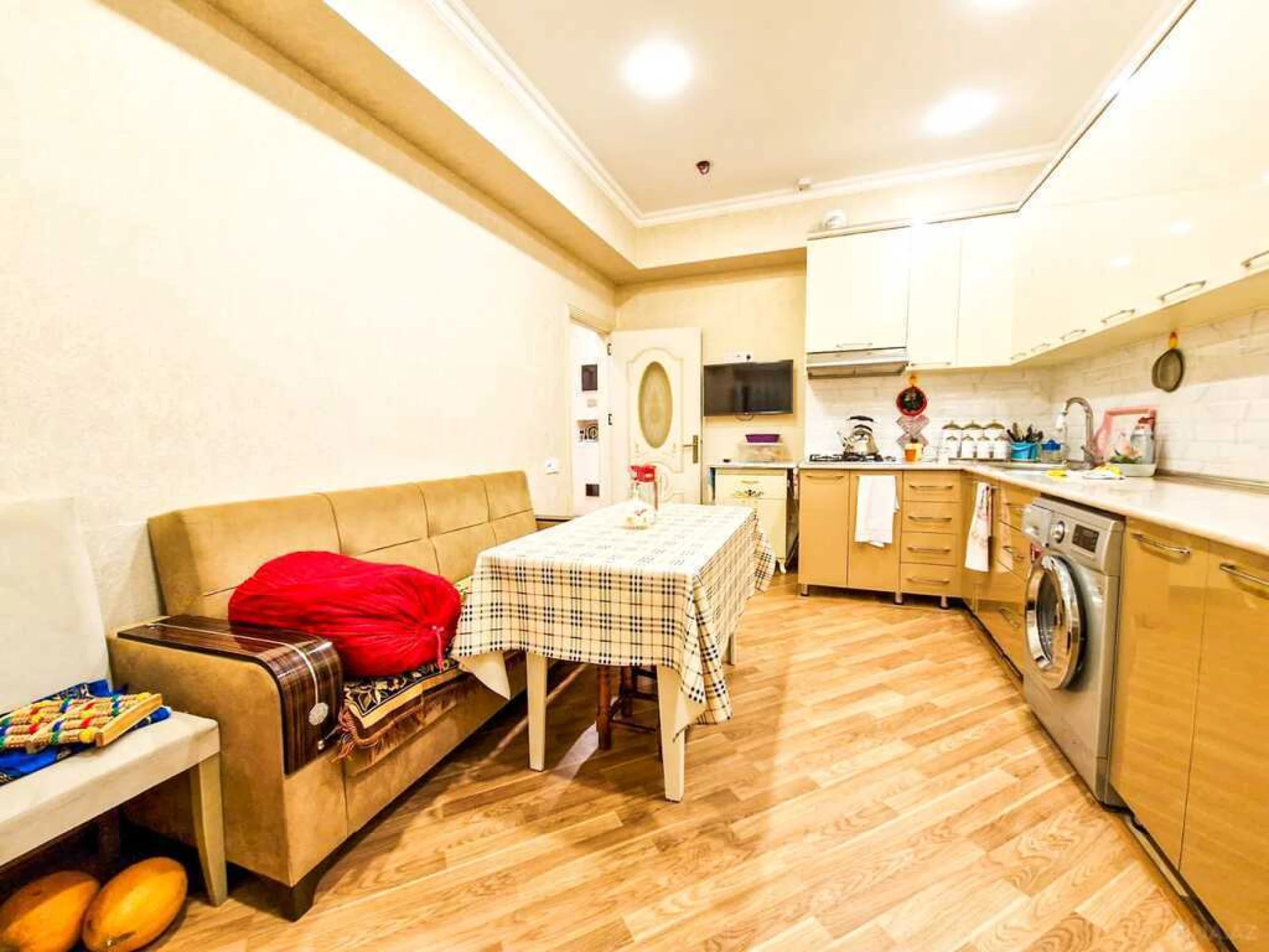 Satılır 3 otaqlı mənzil 96 m²
