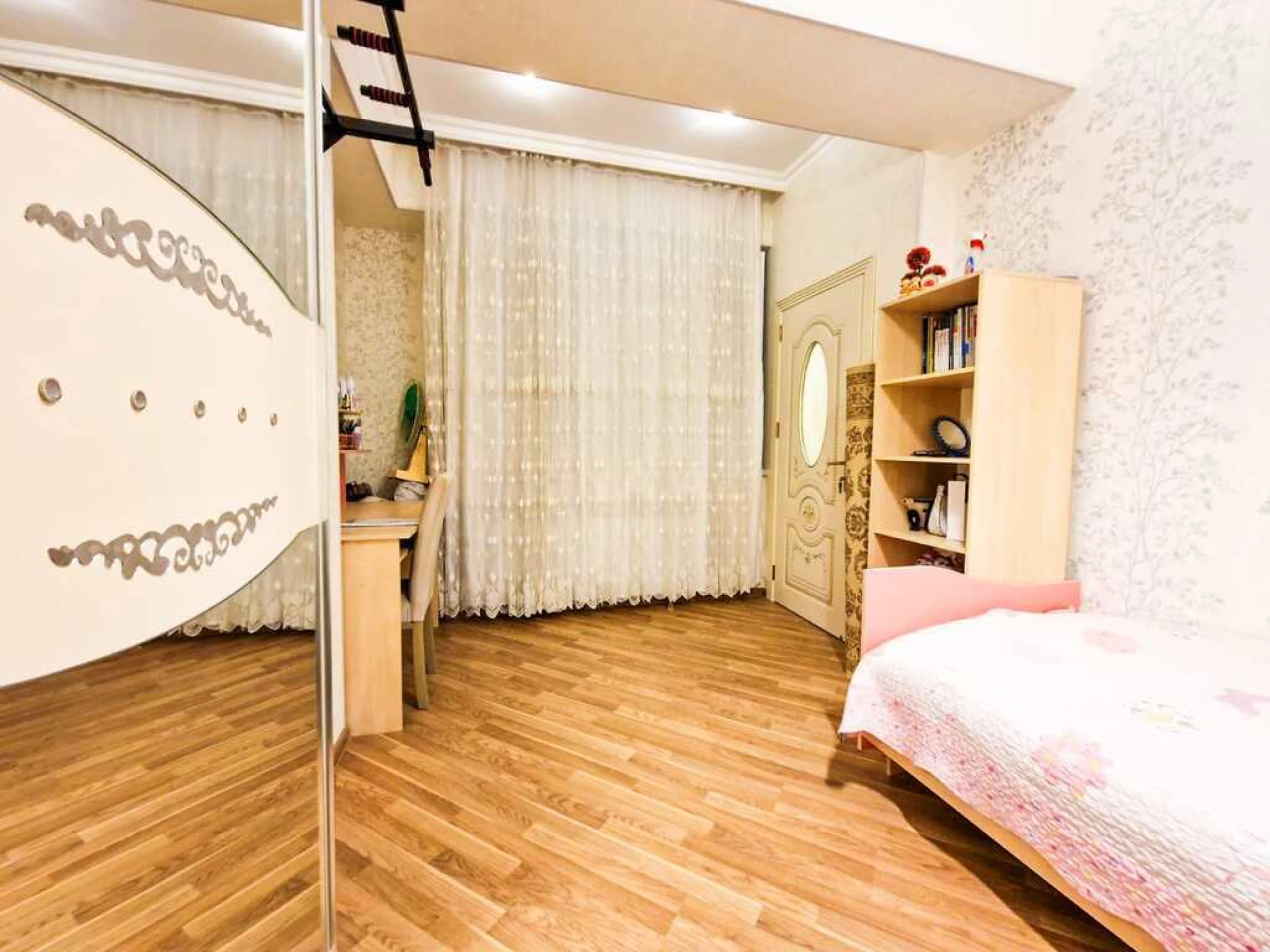 Satılır 3 otaqlı mənzil 96 m²