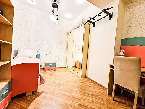 Satılır 3 otaqlı mənzil 96 m²