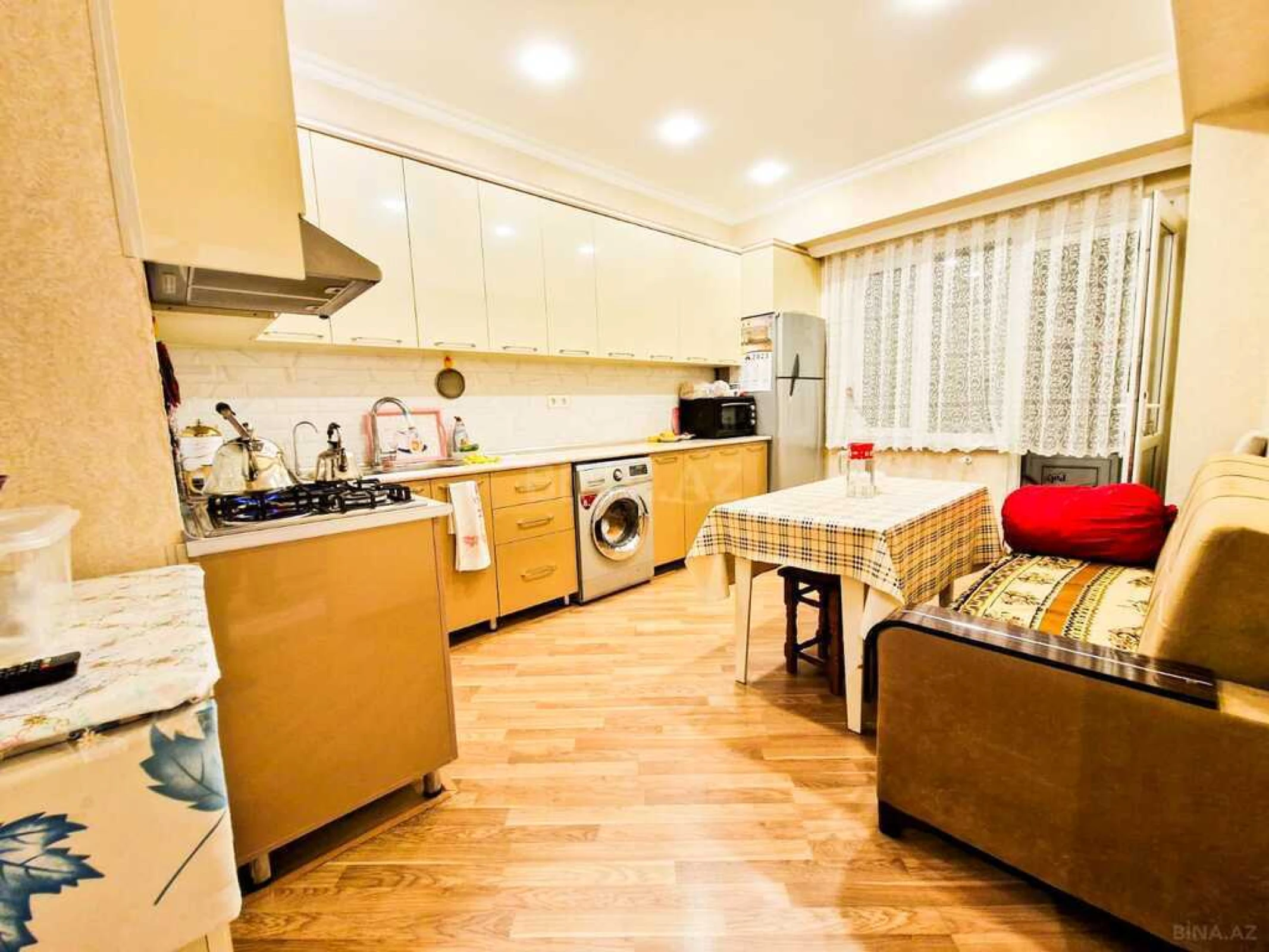 Satılır 3 otaqlı mənzil 96 m²