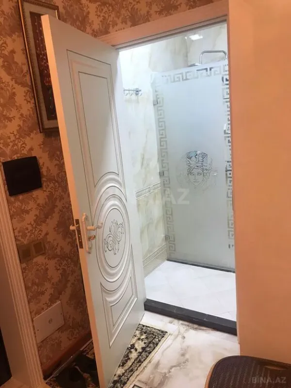 Satılır 1 otaqlı mənzil 65 m²
