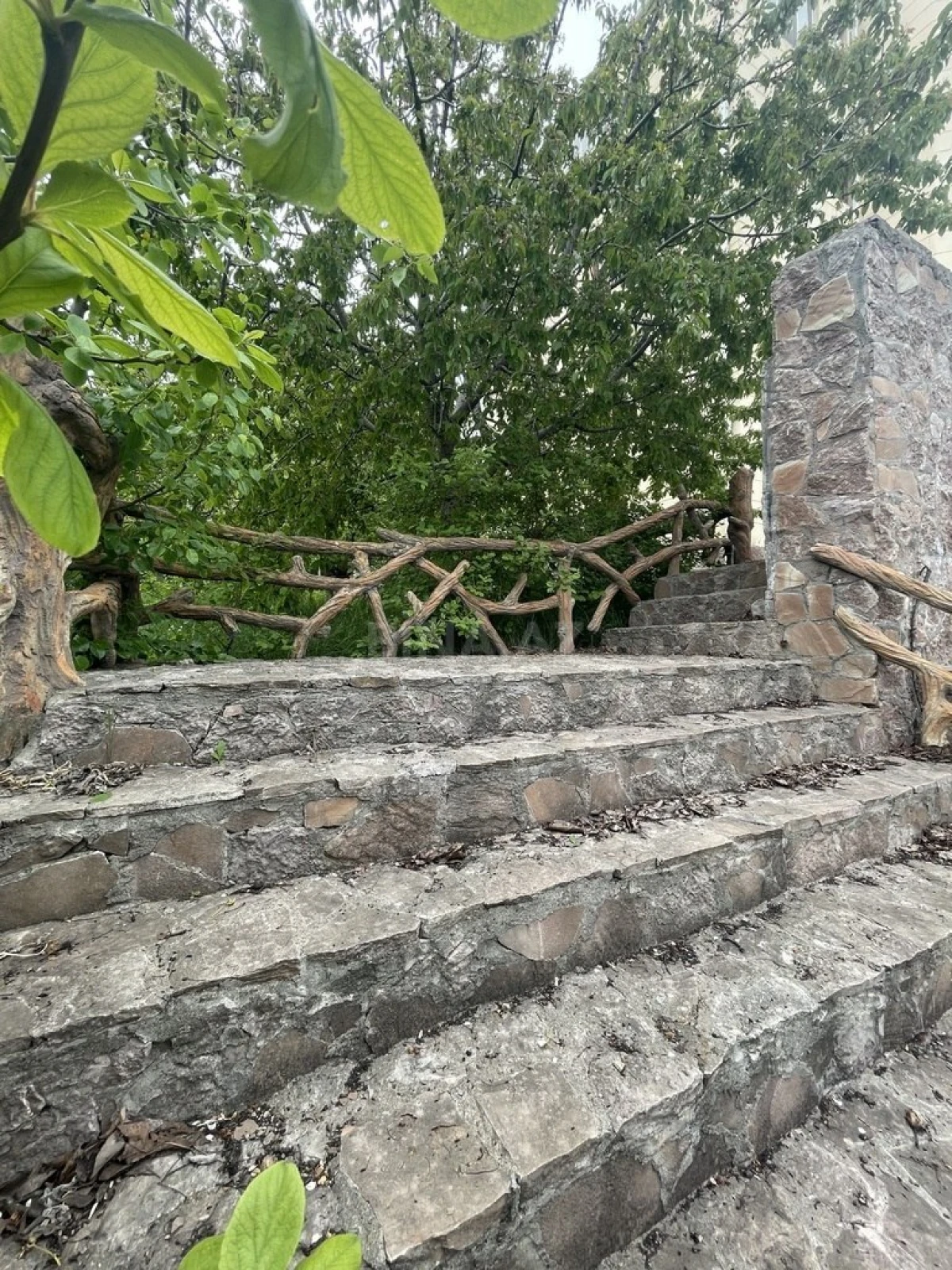 Satılır 8 otaqlı həyət evi 300 m²