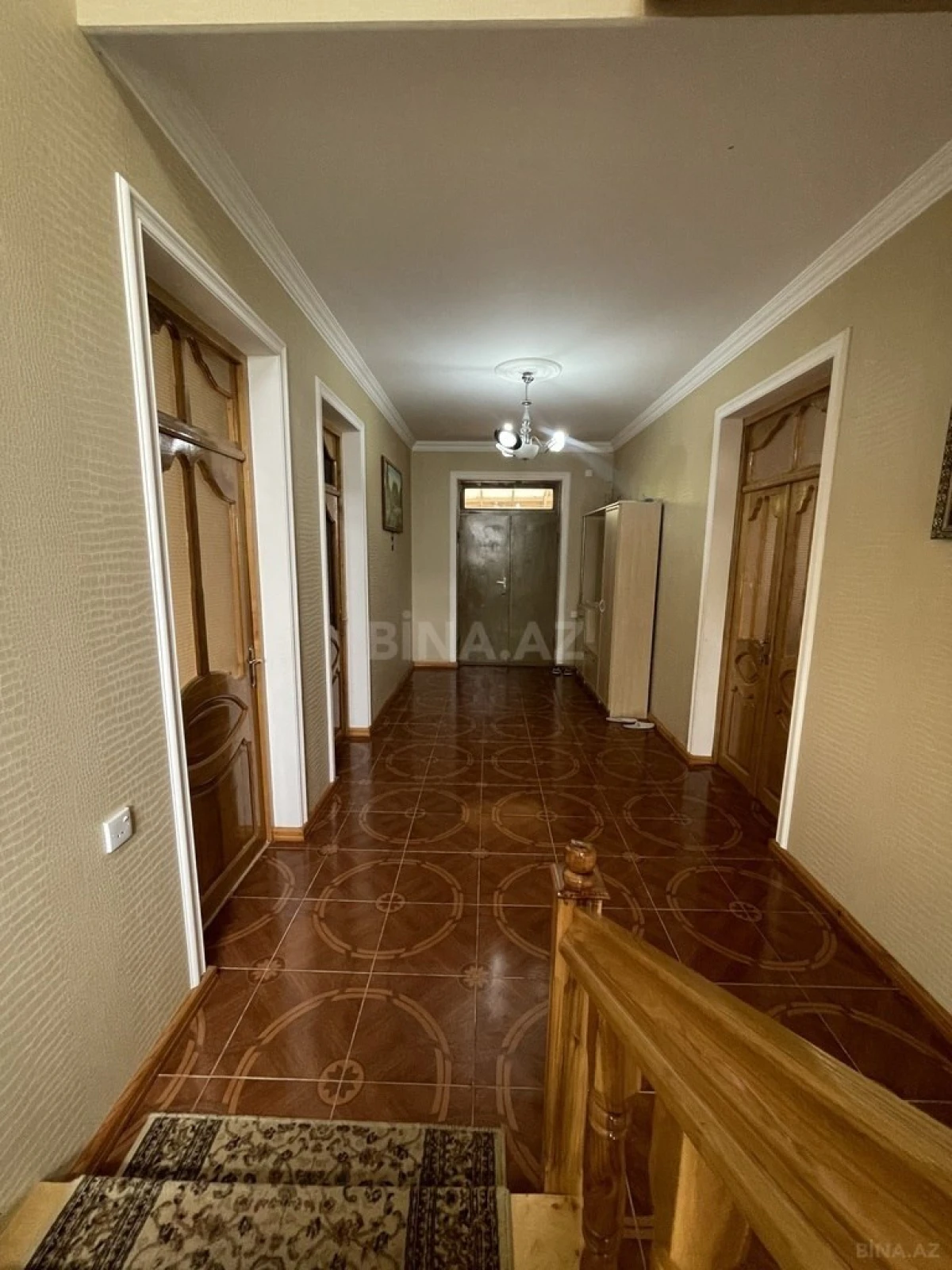 Satılır 8 otaqlı həyət evi 300 m²