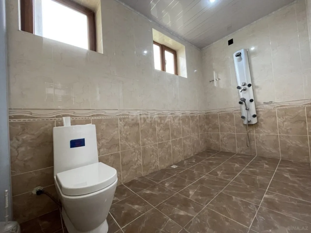 Satılır 8 otaqlı həyət evi 300 m²