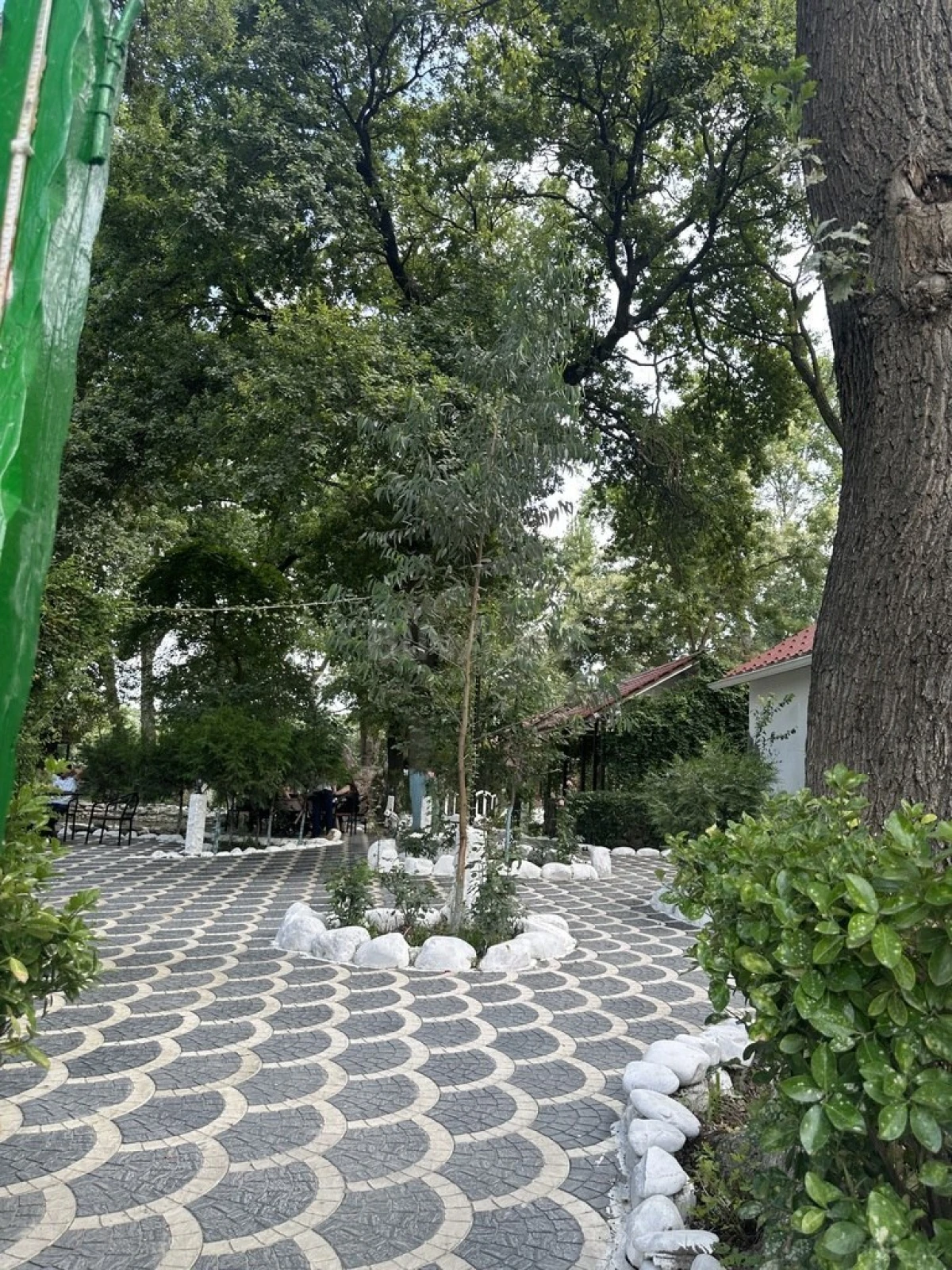 Satılır obyekt 800 m²