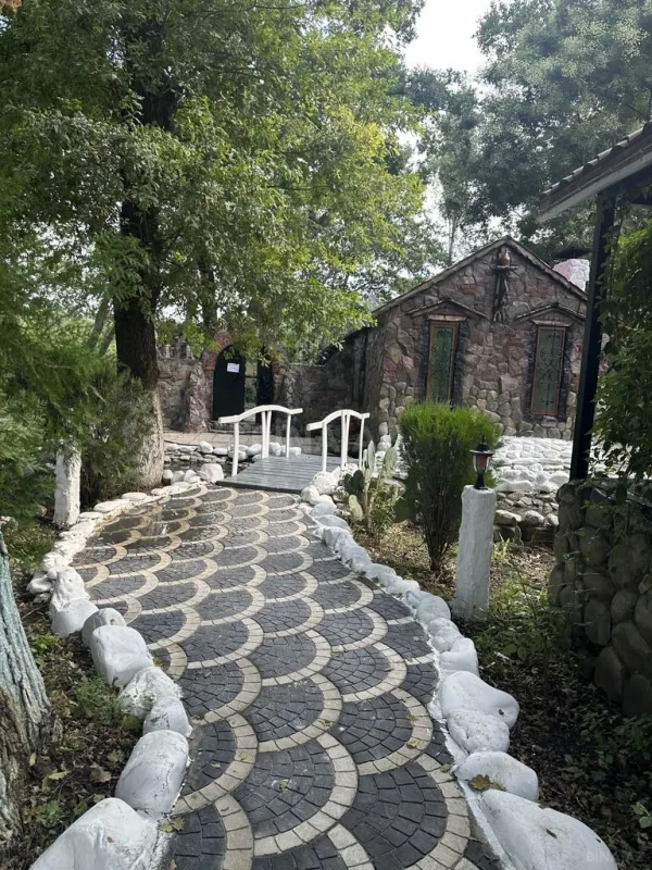 Satılır obyekt 800 m²