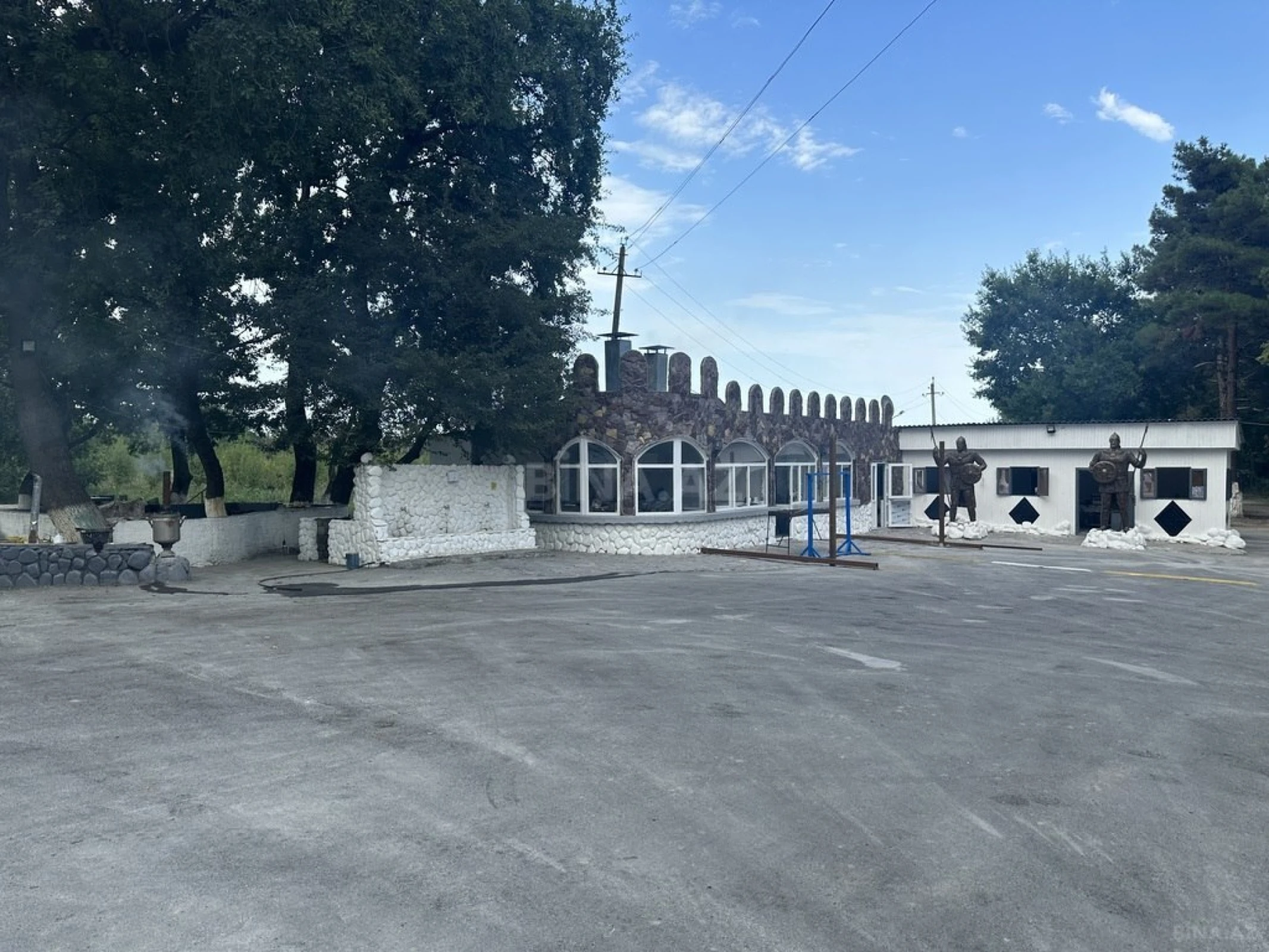 Satılır obyekt 800 m²