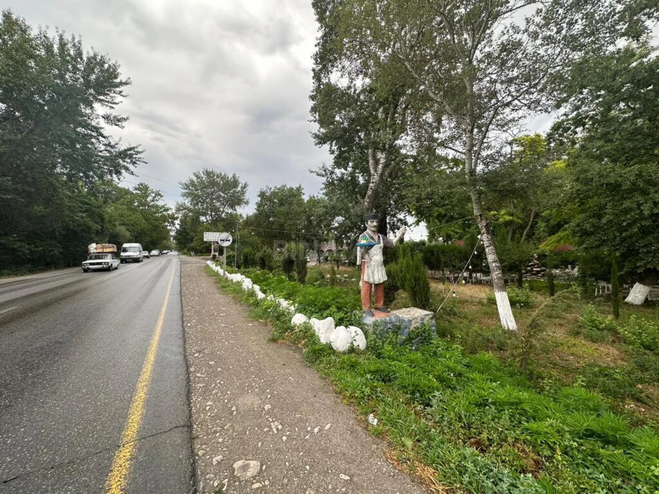 Satılır obyekt 800 m²