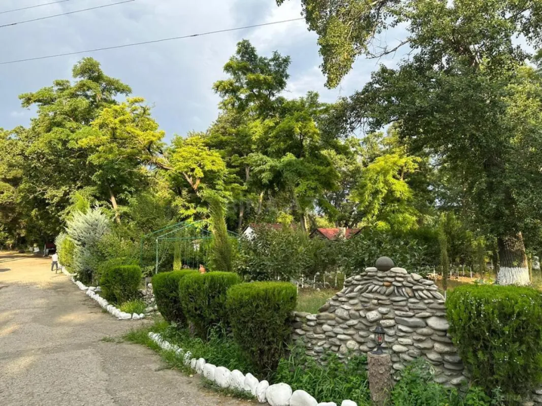 Satılır obyekt 800 m²