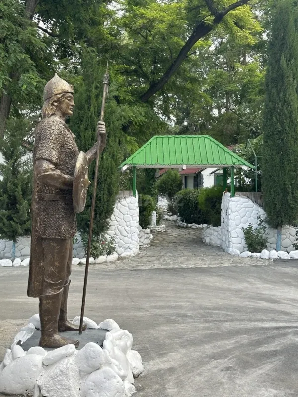 Satılır obyekt 800 m²