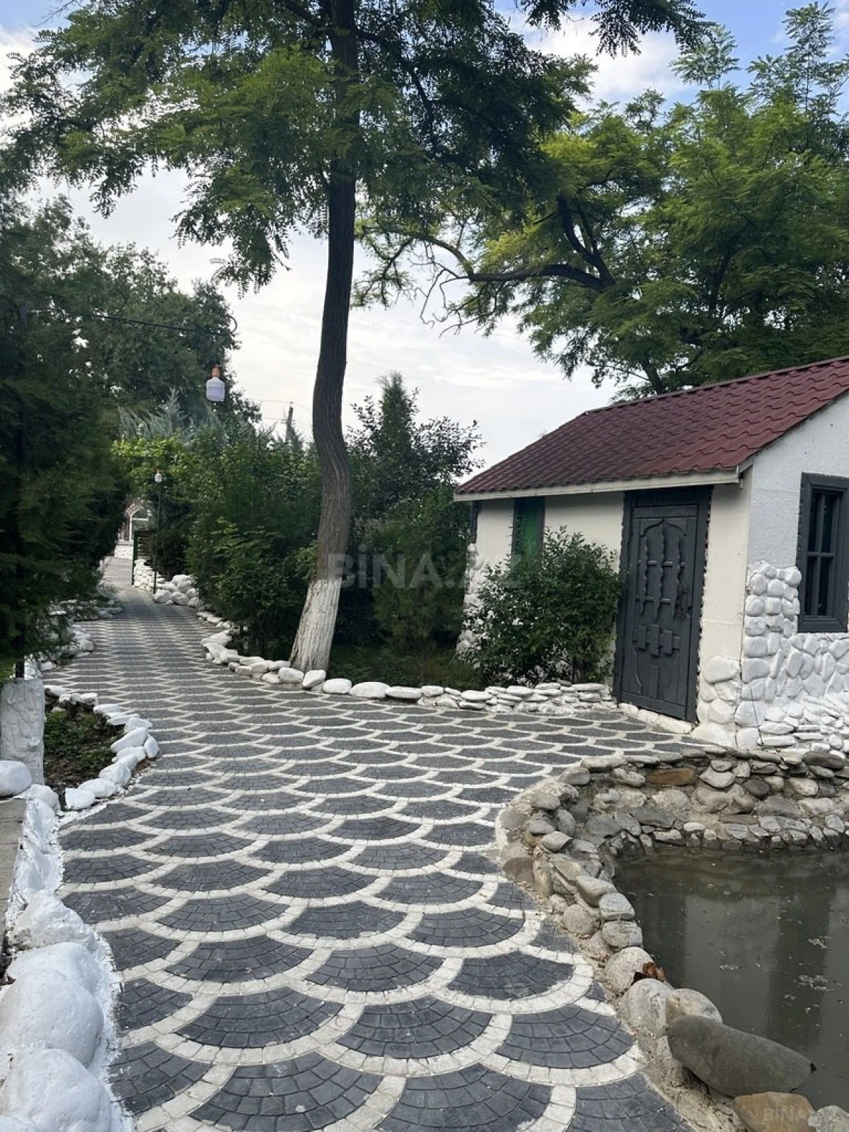 Satılır obyekt 800 m²