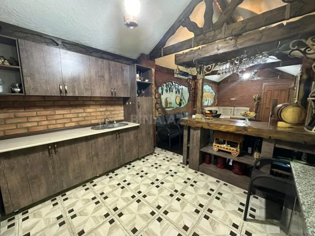 Satılır obyekt 800 m²