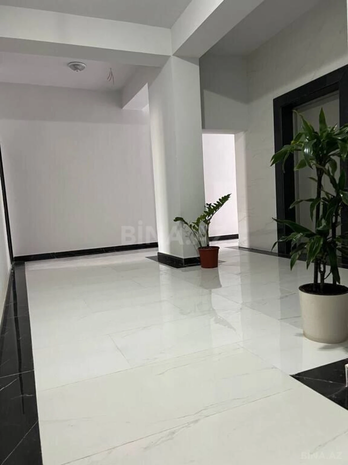 Satılır 3 otaqlı mənzil 137.1 m²