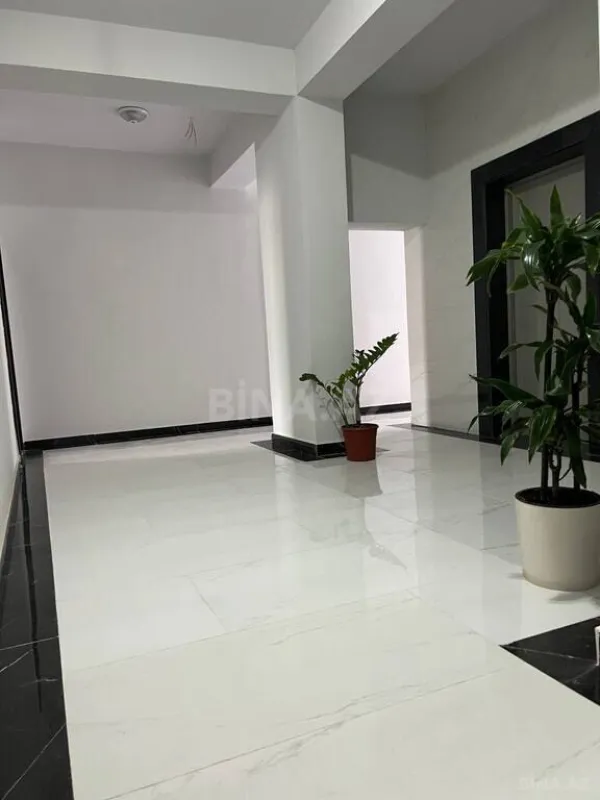 Satılır 3 otaqlı mənzil 137.1 m²