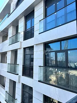 Satılır 4 otaqlı mənzil 194 m²