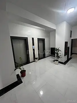 Satılır 4 otaqlı mənzil 194 m²