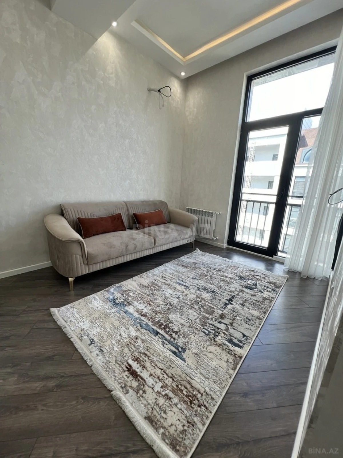 Satılır 1 otaqlı mənzil 55 m²