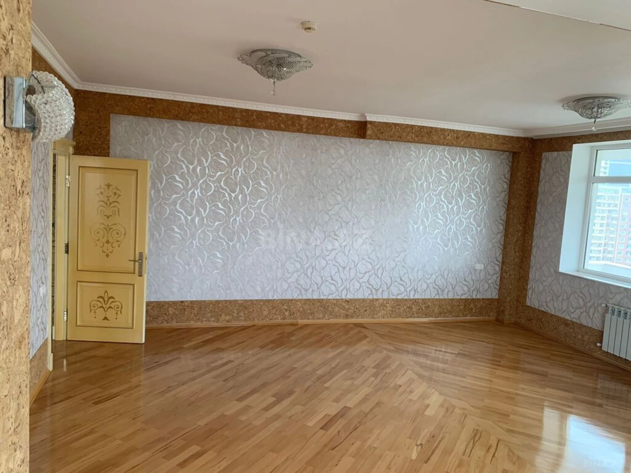 Satılır 3 otaqlı mənzil 162 m²