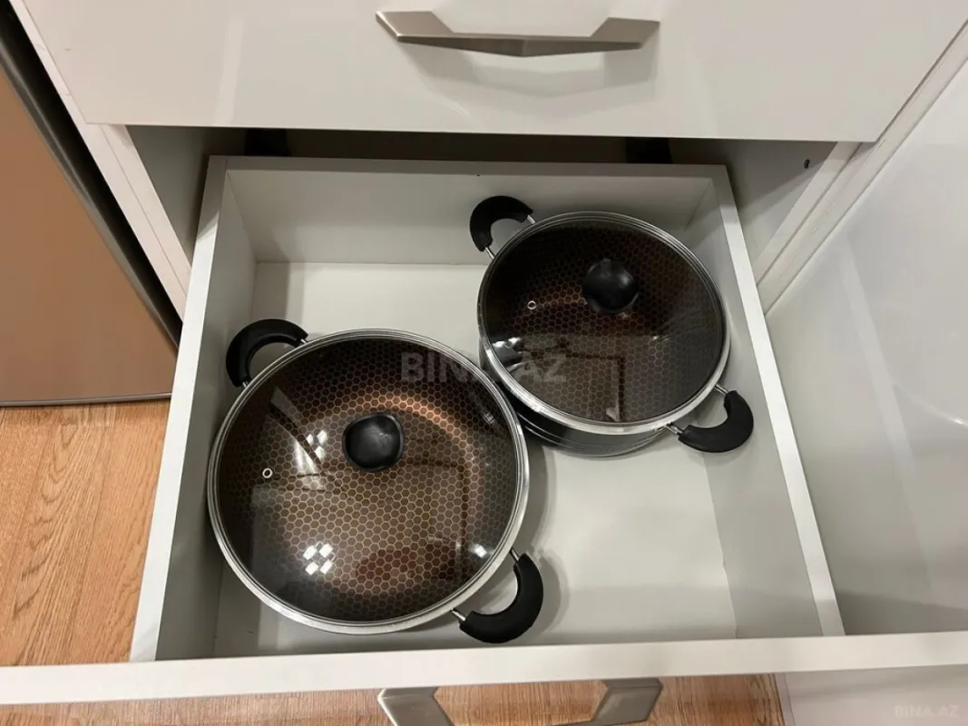 Kirayə verilir 2 otaqlı mənzil 75 m²