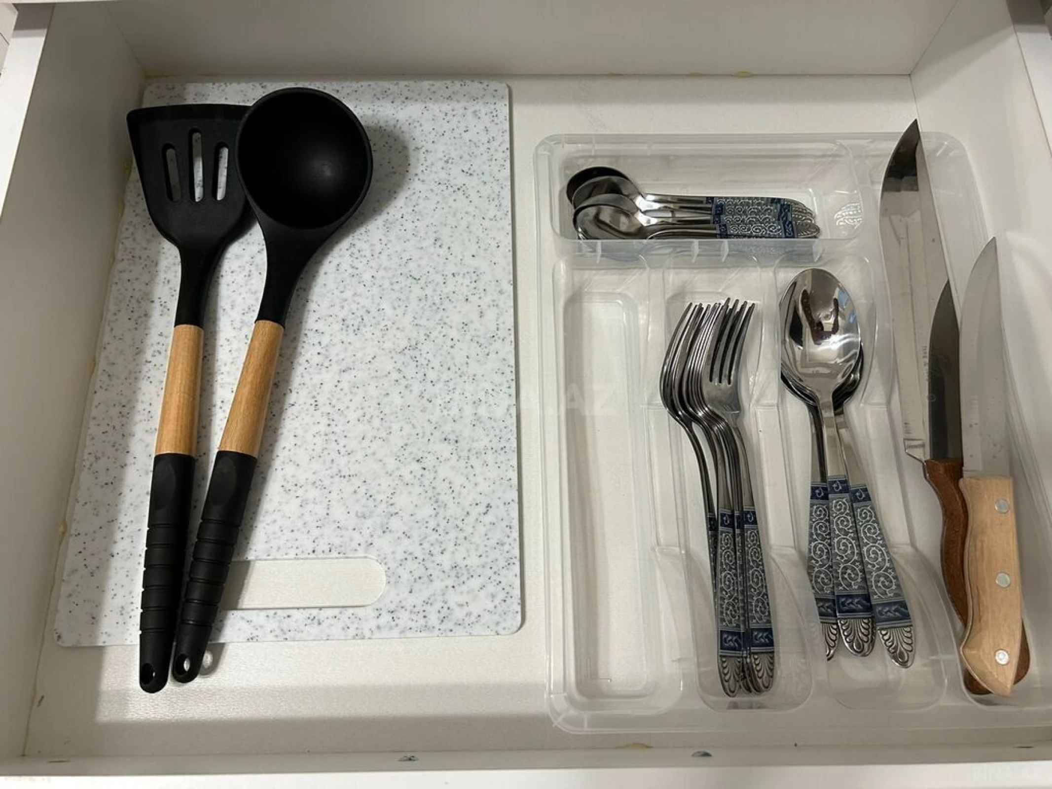 Kirayə verilir 2 otaqlı mənzil 75 m²