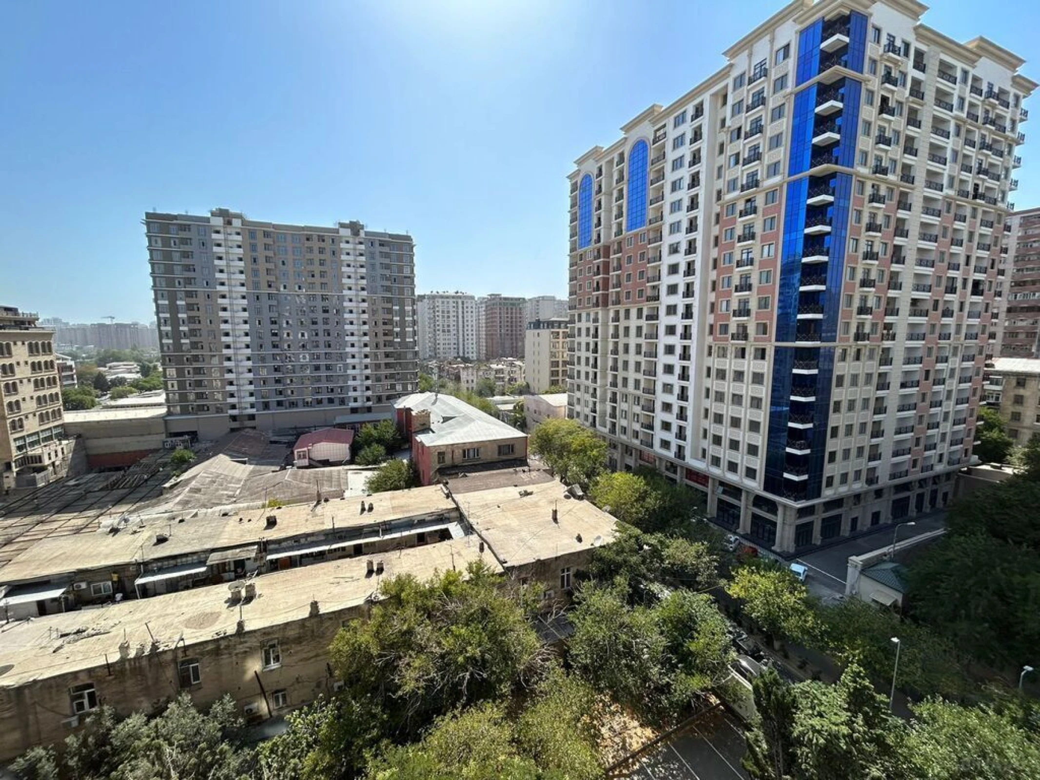 Kirayə verilir 2 otaqlı mənzil 75 m²