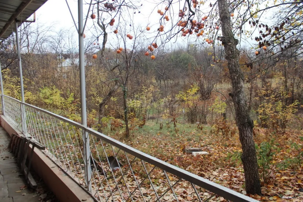 Satılır 2 otaqlı həyət evi 74 m²