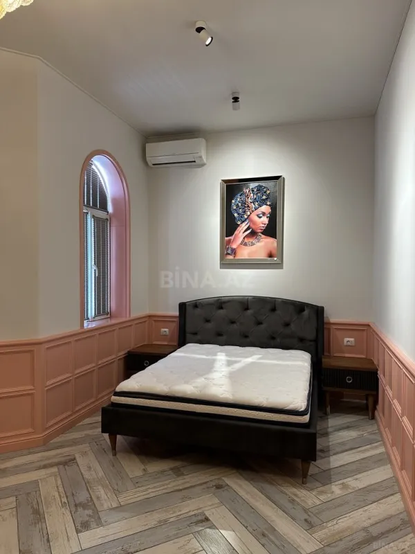 Satılır 9 otaqlı həyət evi 450 m²