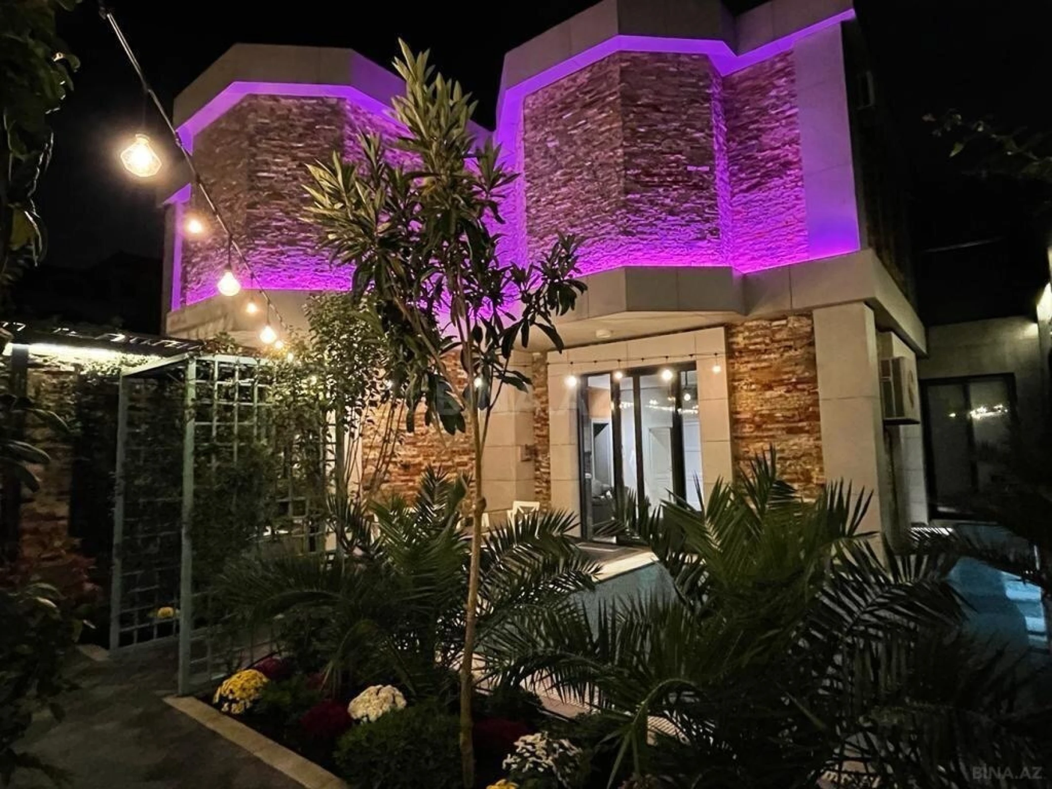 Satılır 9 otaqlı həyət evi 450 m²