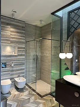 Satılır 9 otaqlı həyət evi 450 m²