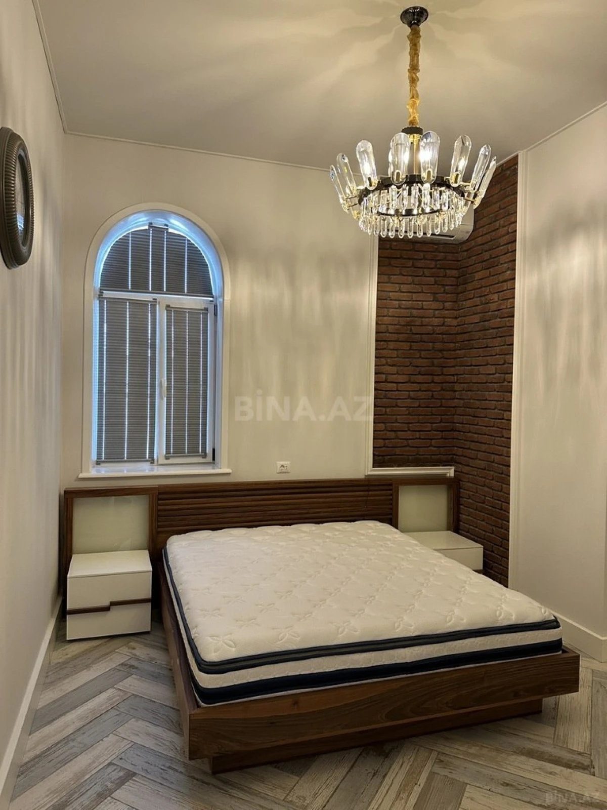 Satılır 9 otaqlı həyət evi 450 m²