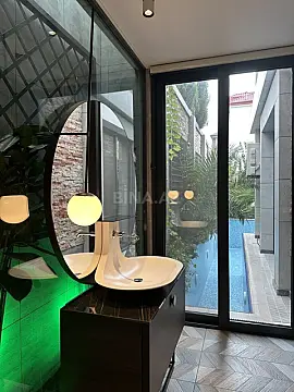 Satılır 9 otaqlı həyət evi 450 m²