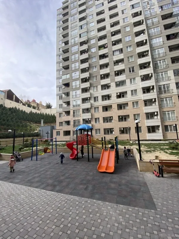 Satılır 3 otaqlı mənzil 110.4 m²