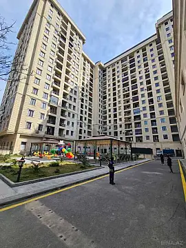 Satılır 4 otaqlı mənzil 200 m²
