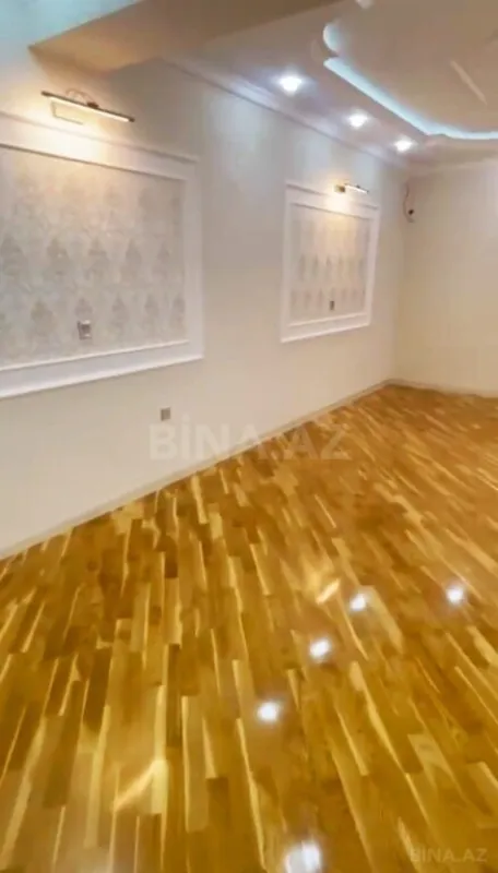 Satılır 4 otaqlı mənzil 200 m²