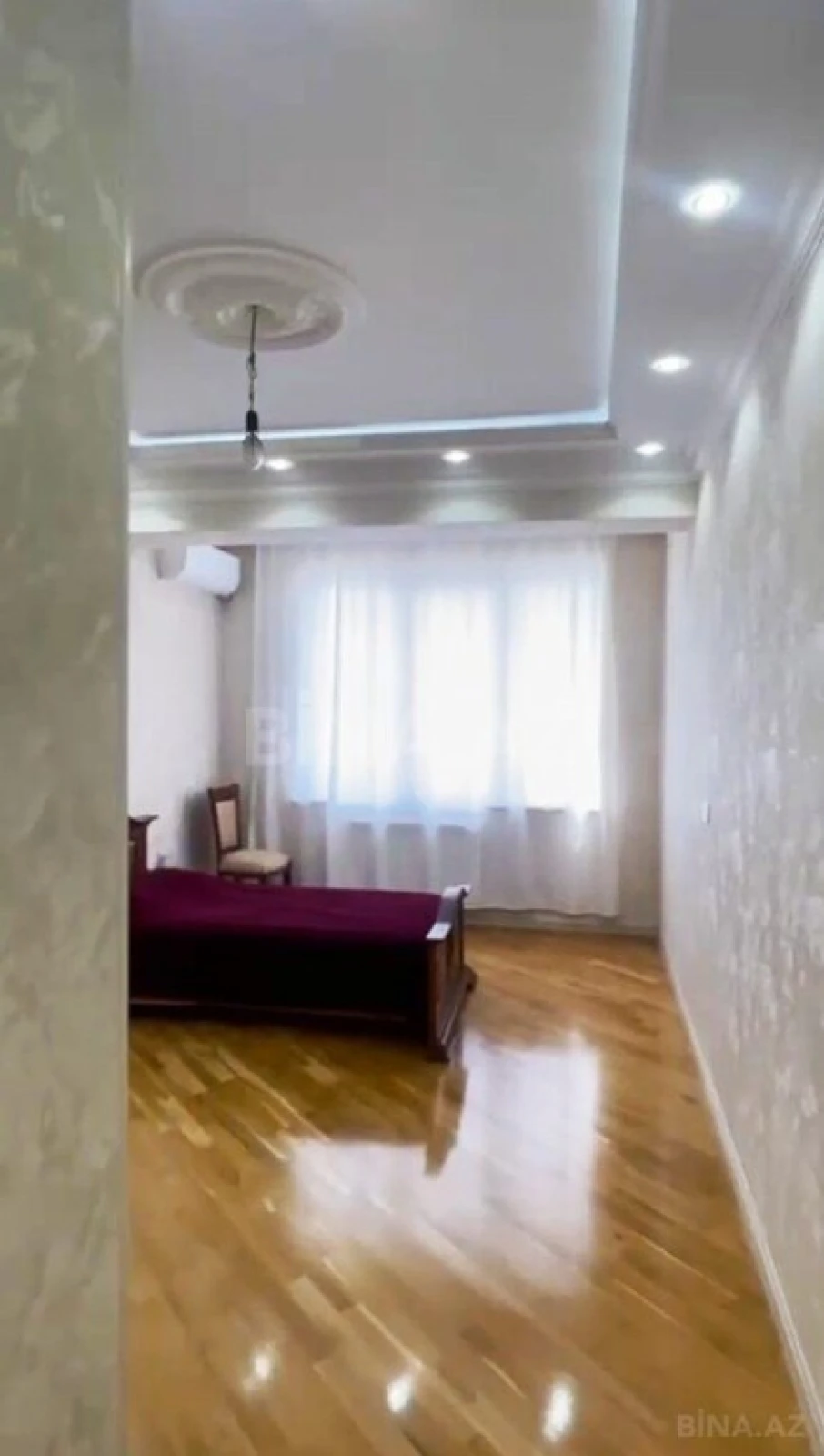 Satılır 4 otaqlı mənzil 200 m²