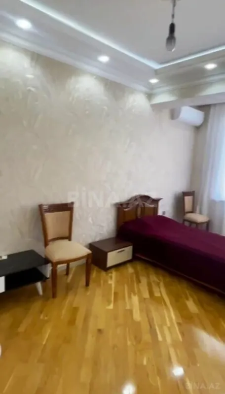 Satılır 4 otaqlı mənzil 200 m²