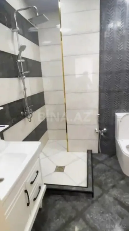Satılır 4 otaqlı mənzil 200 m²